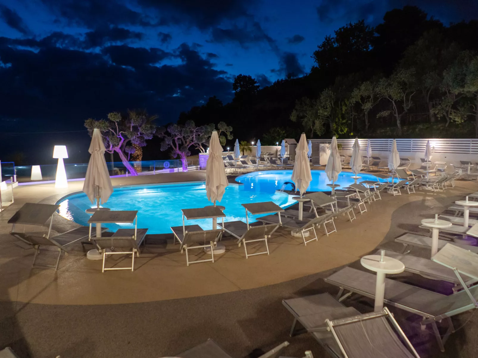 Freedom Relais Club-Outside