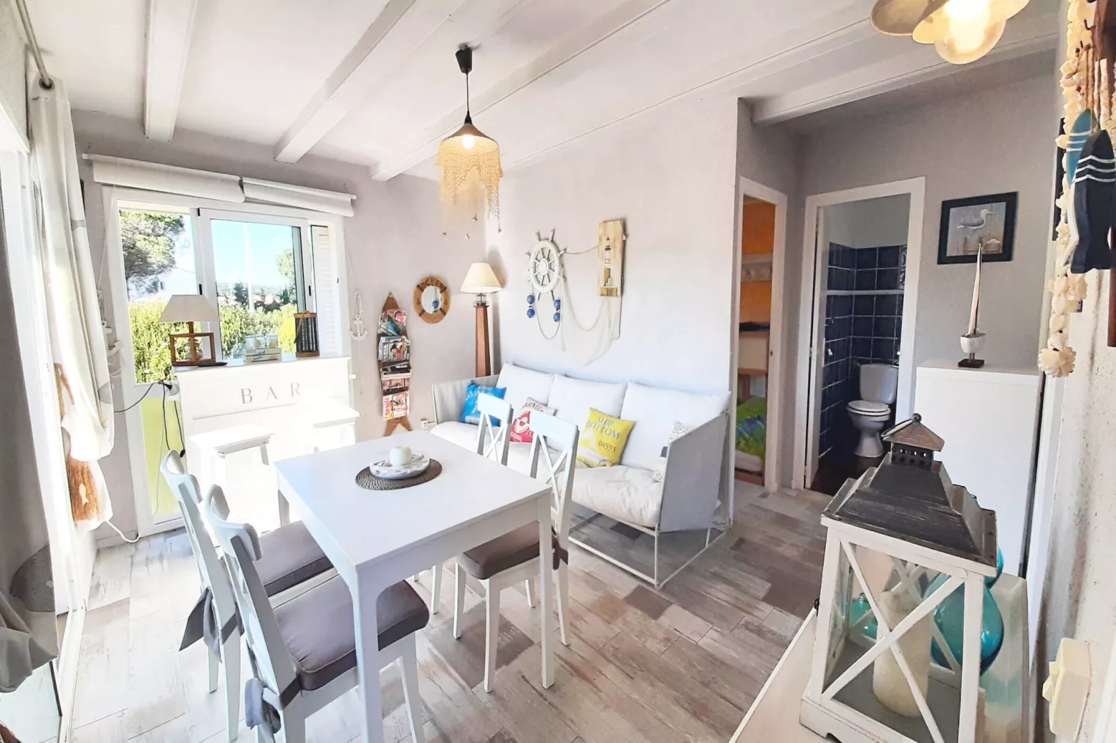 Costa Brava K-2-Salon