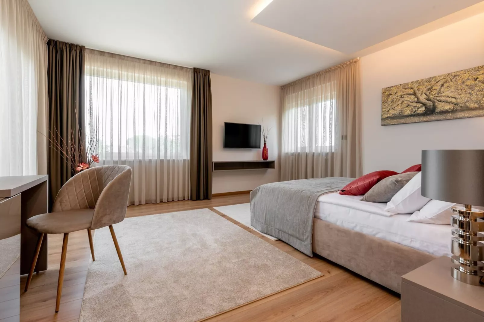Luxurious Villa Laurea-Bedroom