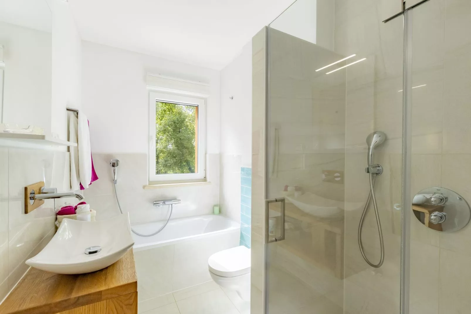 Red House Trget - Your Private Wellness-Badezimmer