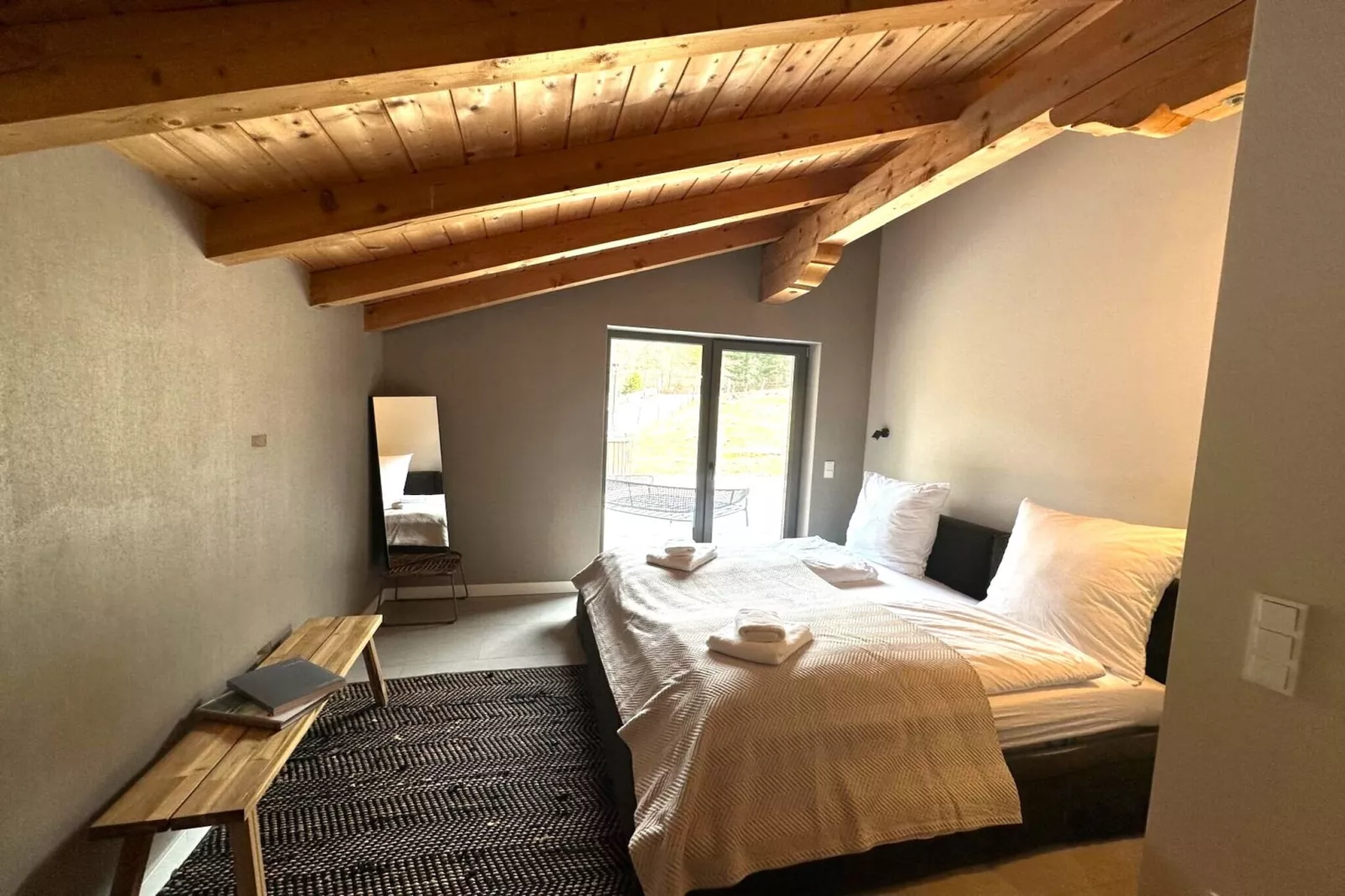 Mountain Retreat B-Bedroom