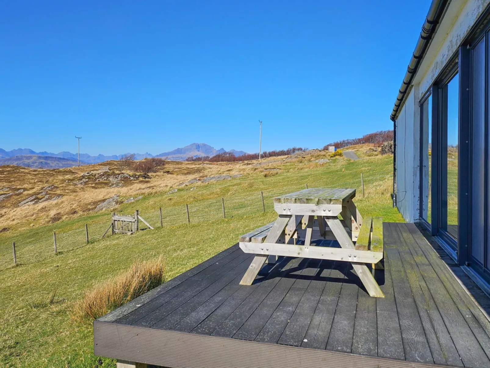 The Longhouse-Dehors