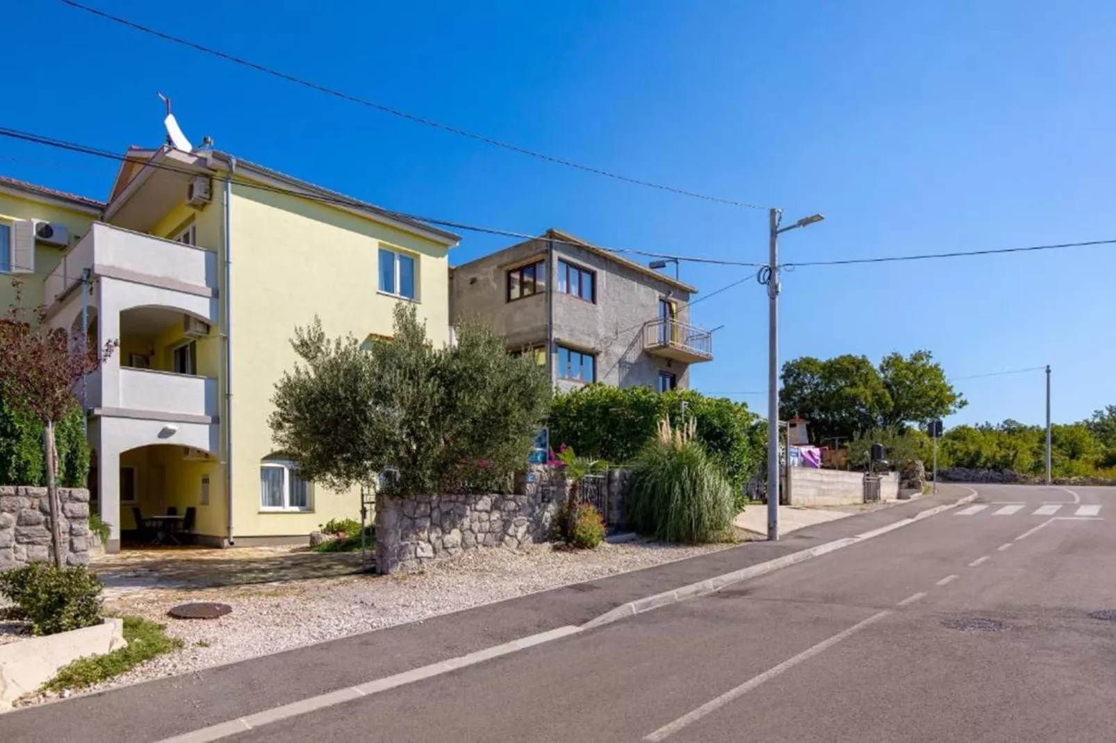 Apartment Slavica 3 - Yellow Sun-Outdoor