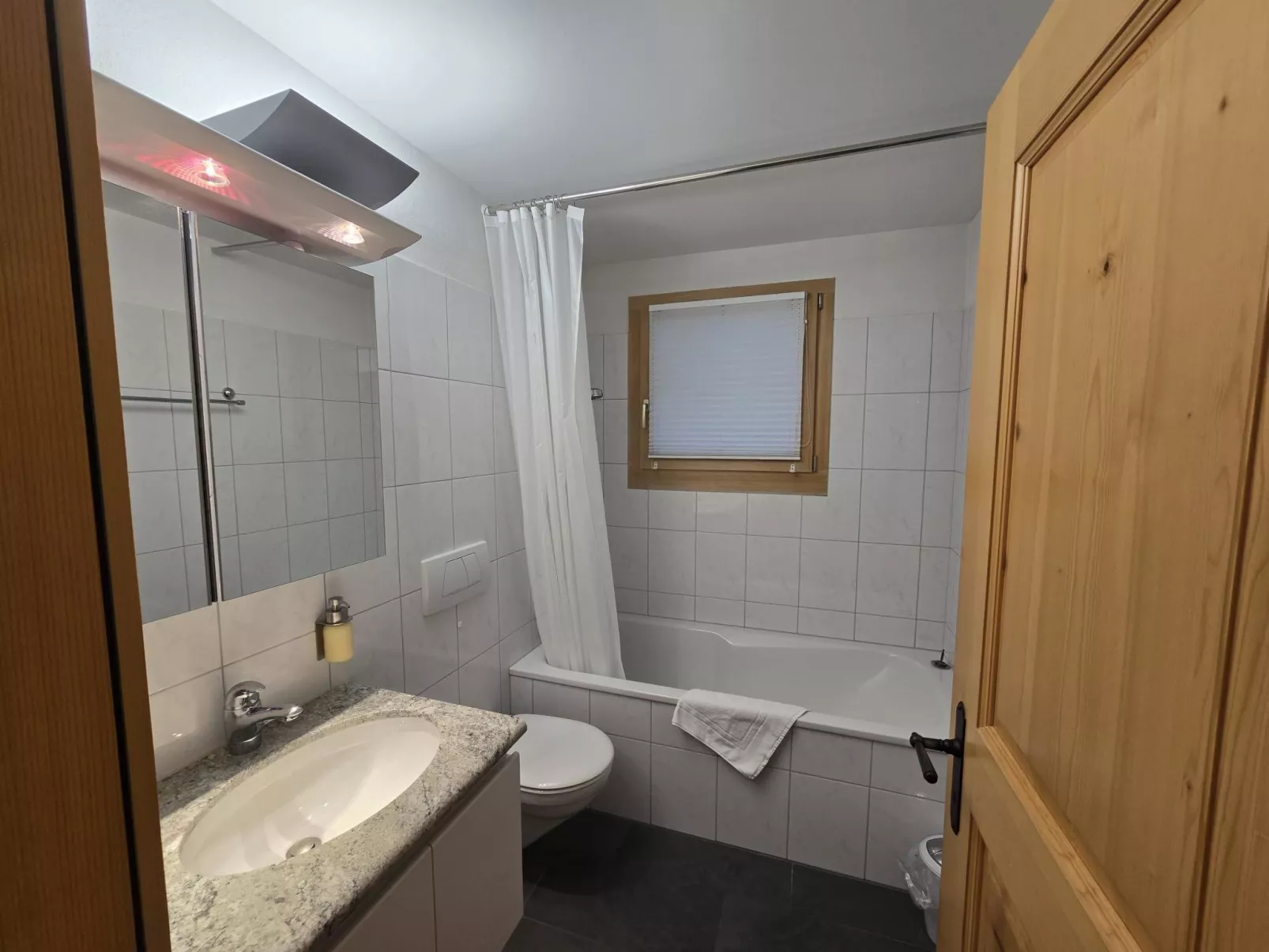 Ferienwohnung Sur Lai-Inside