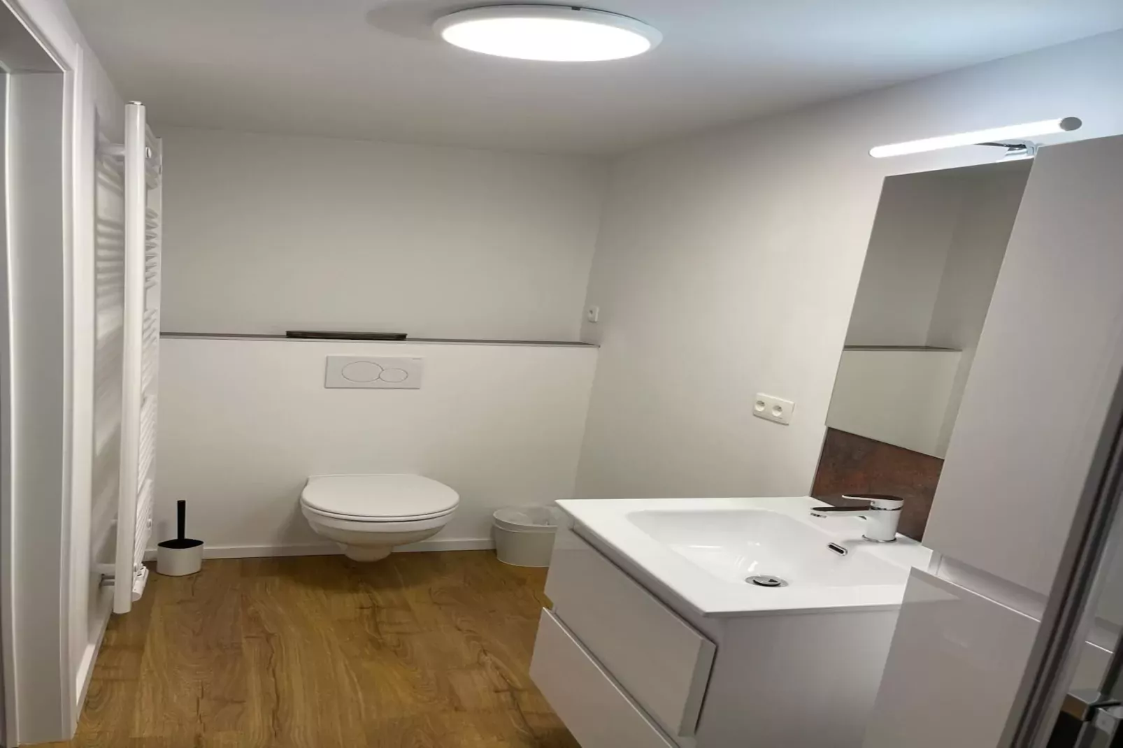 Rooftop Bleu-Bathroom