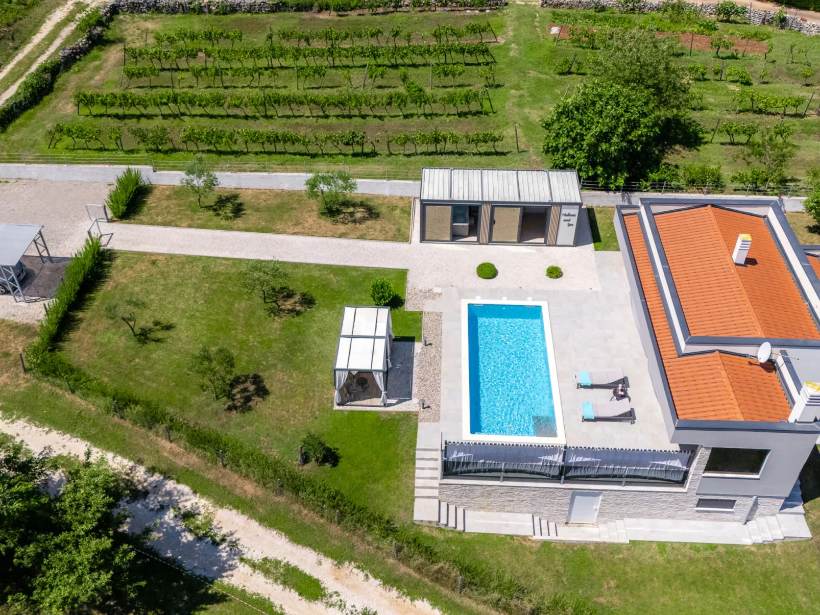 Villa Romantica-Outside