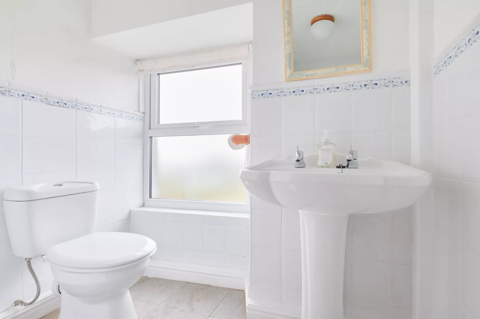 West Cottage at Goldsithney-Bathroom