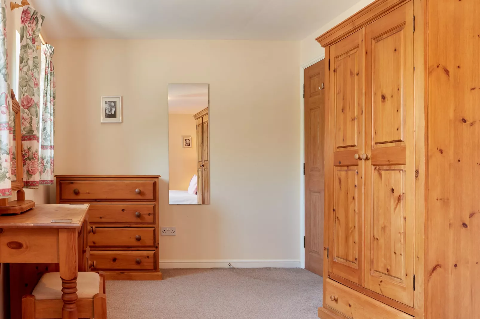 Meadow View-Bedroom