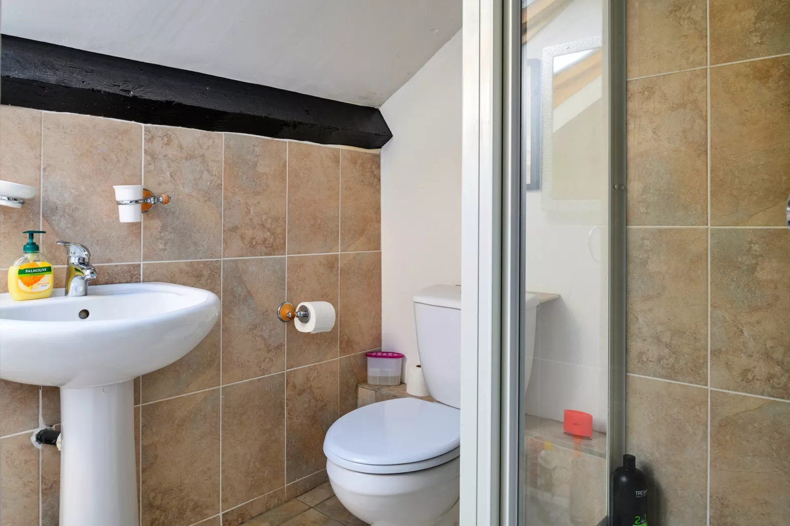 Awelon-Bathroom