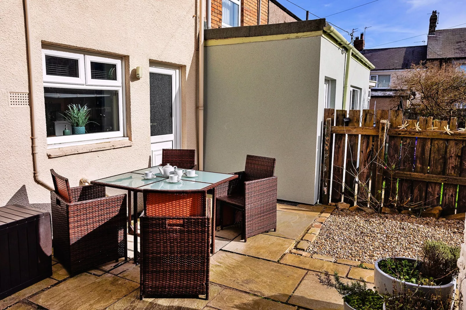 Byron Street-Outdoor