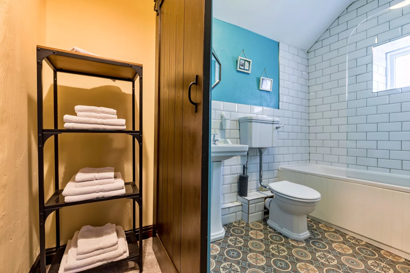 Spring Cottage-Bathroom