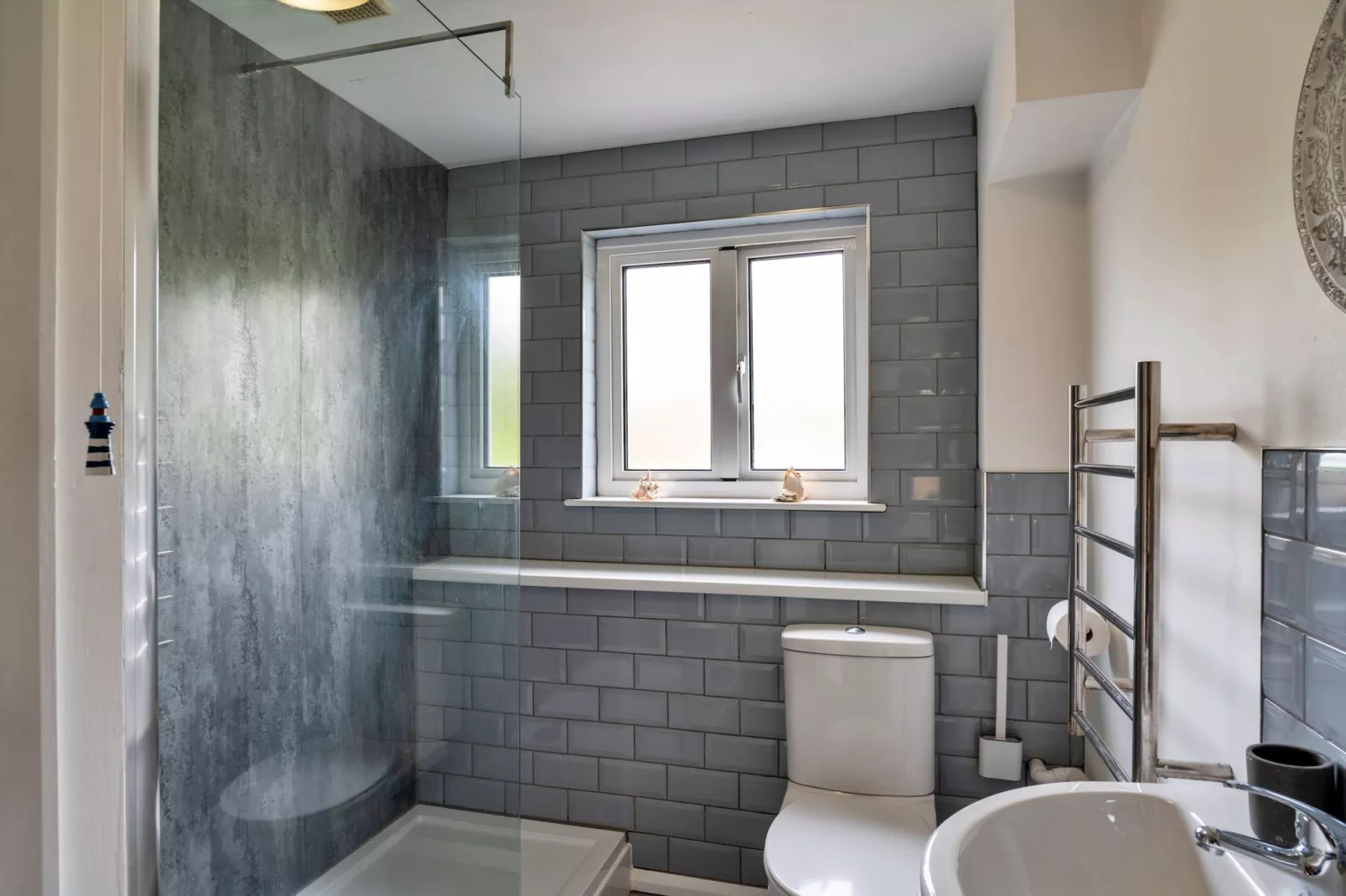 Porth Cottage-Bathroom