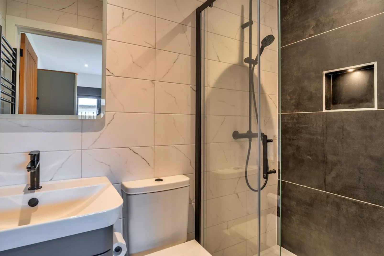 Scilla-Bathroom