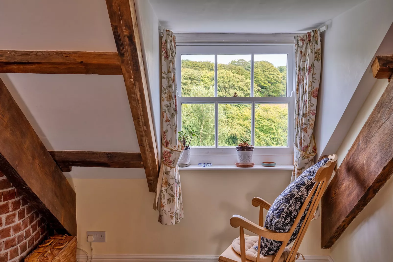 Valley View-Bedroom