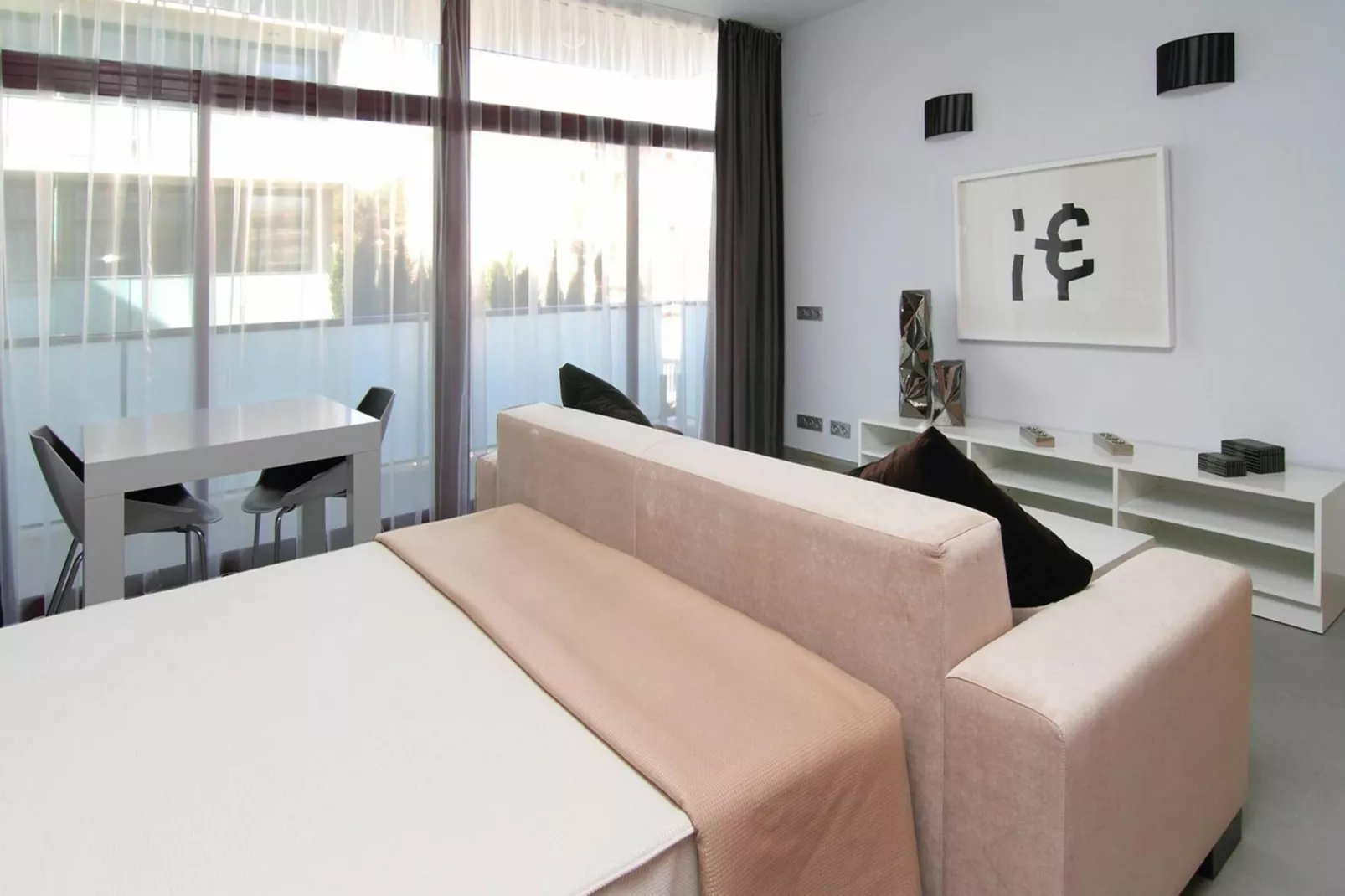 APOLO SUITES RENTALMAR 4/6-Chambre