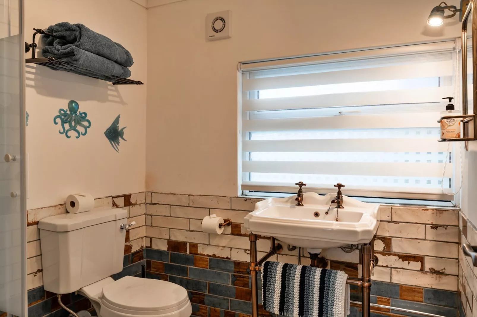 Chyvounder-Bathroom