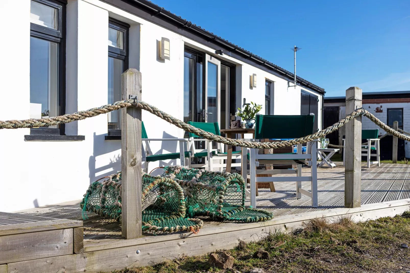 The Lighthouse Hide-Outdoor