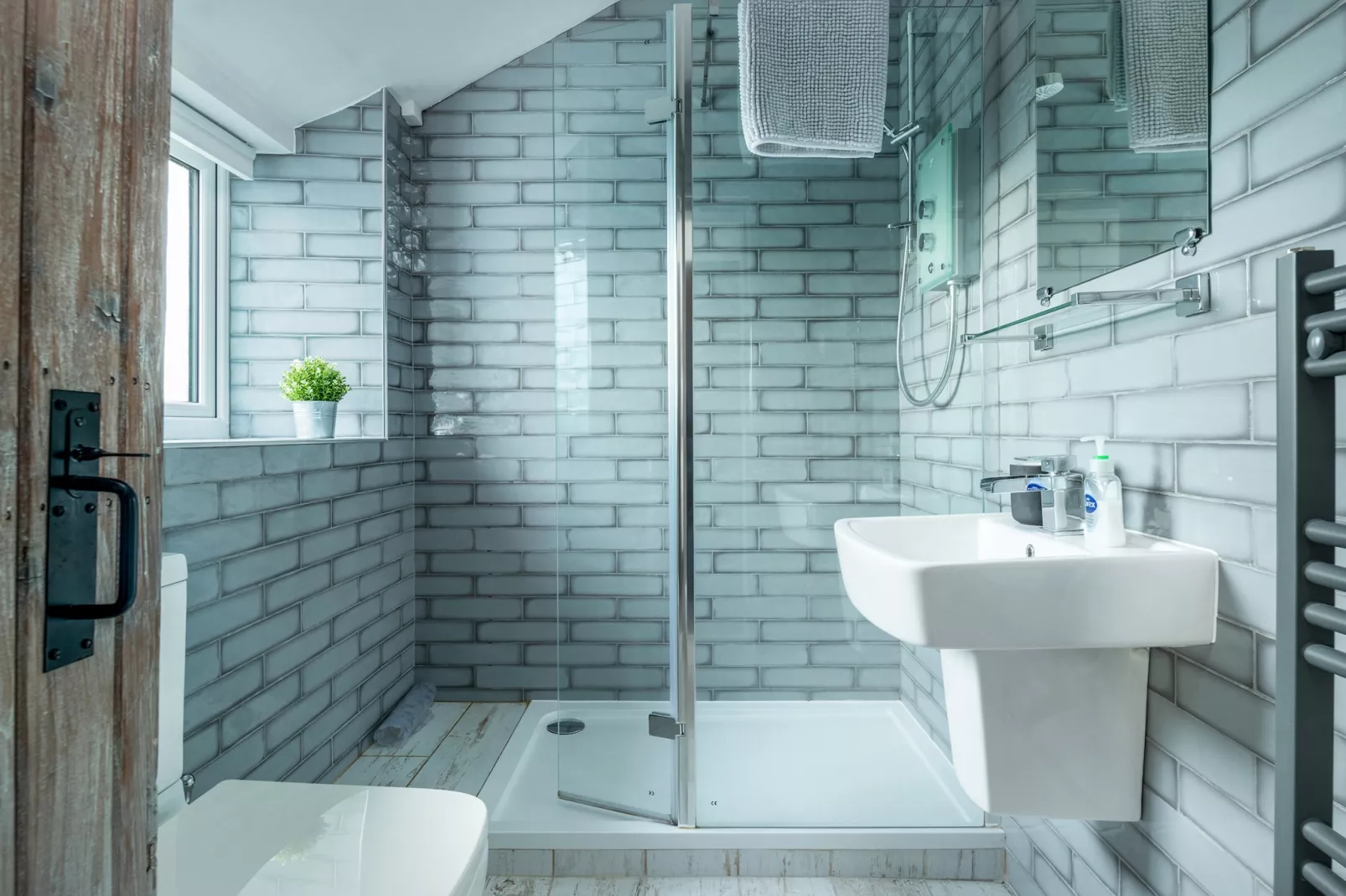 Esmor Cottage-Bathroom
