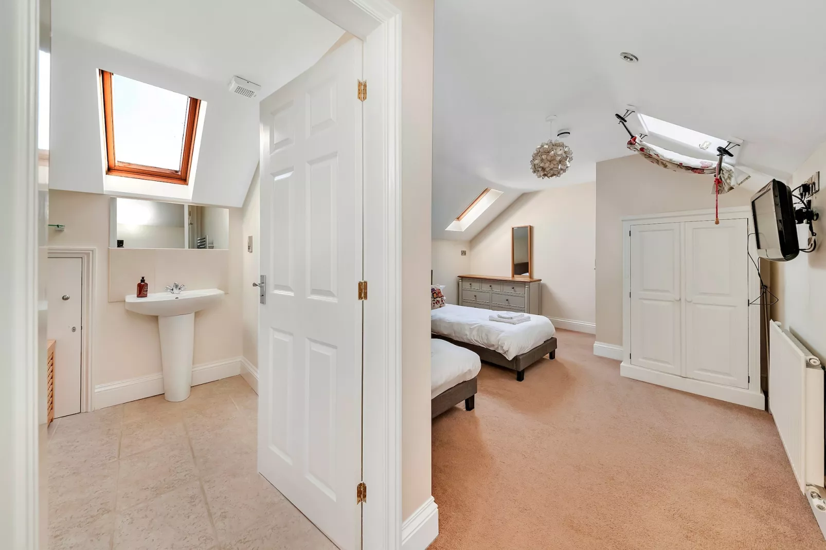 Loxley House-Bedroom