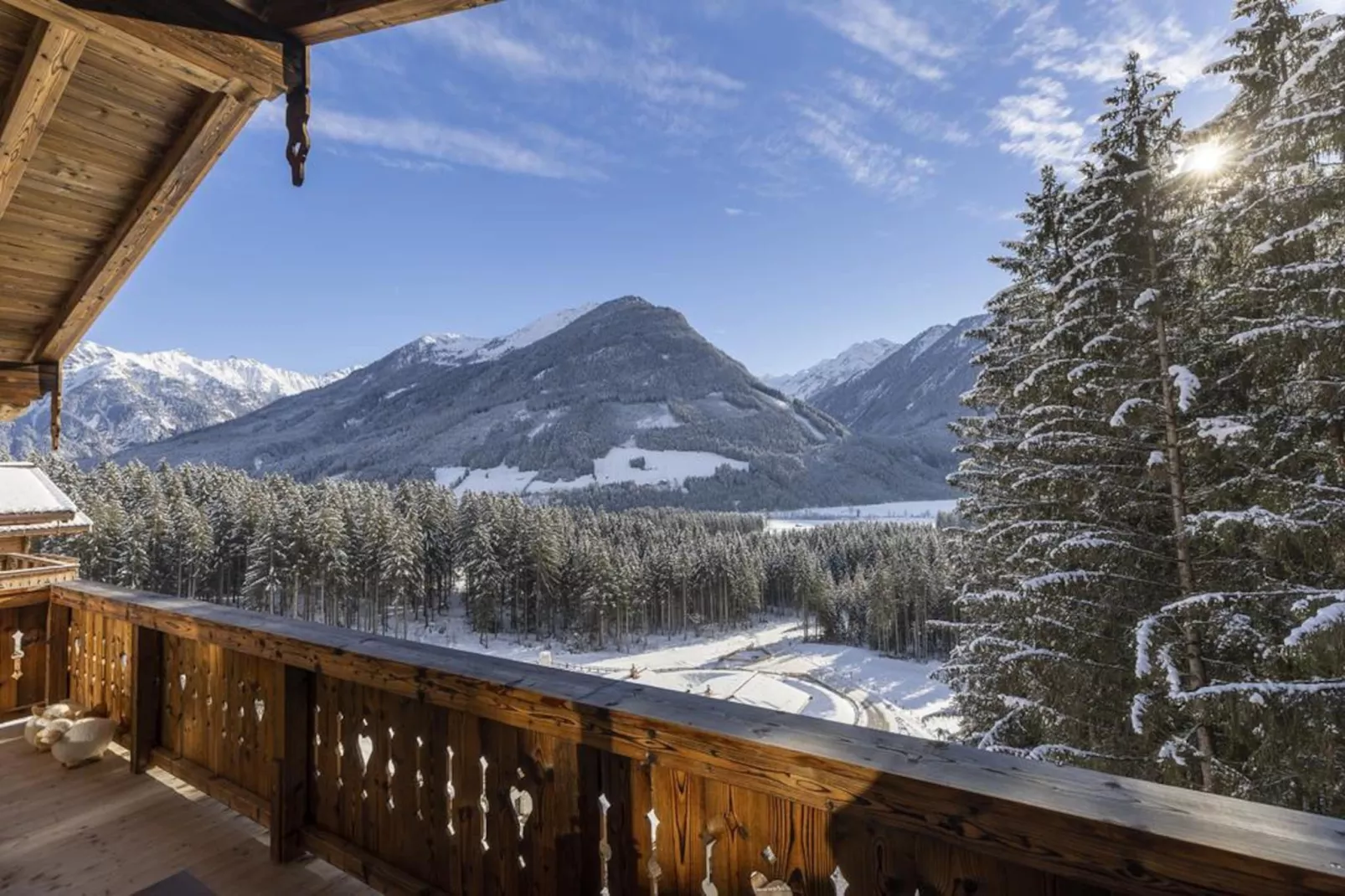 Nationalpark Chalet Schneespitze-View winter