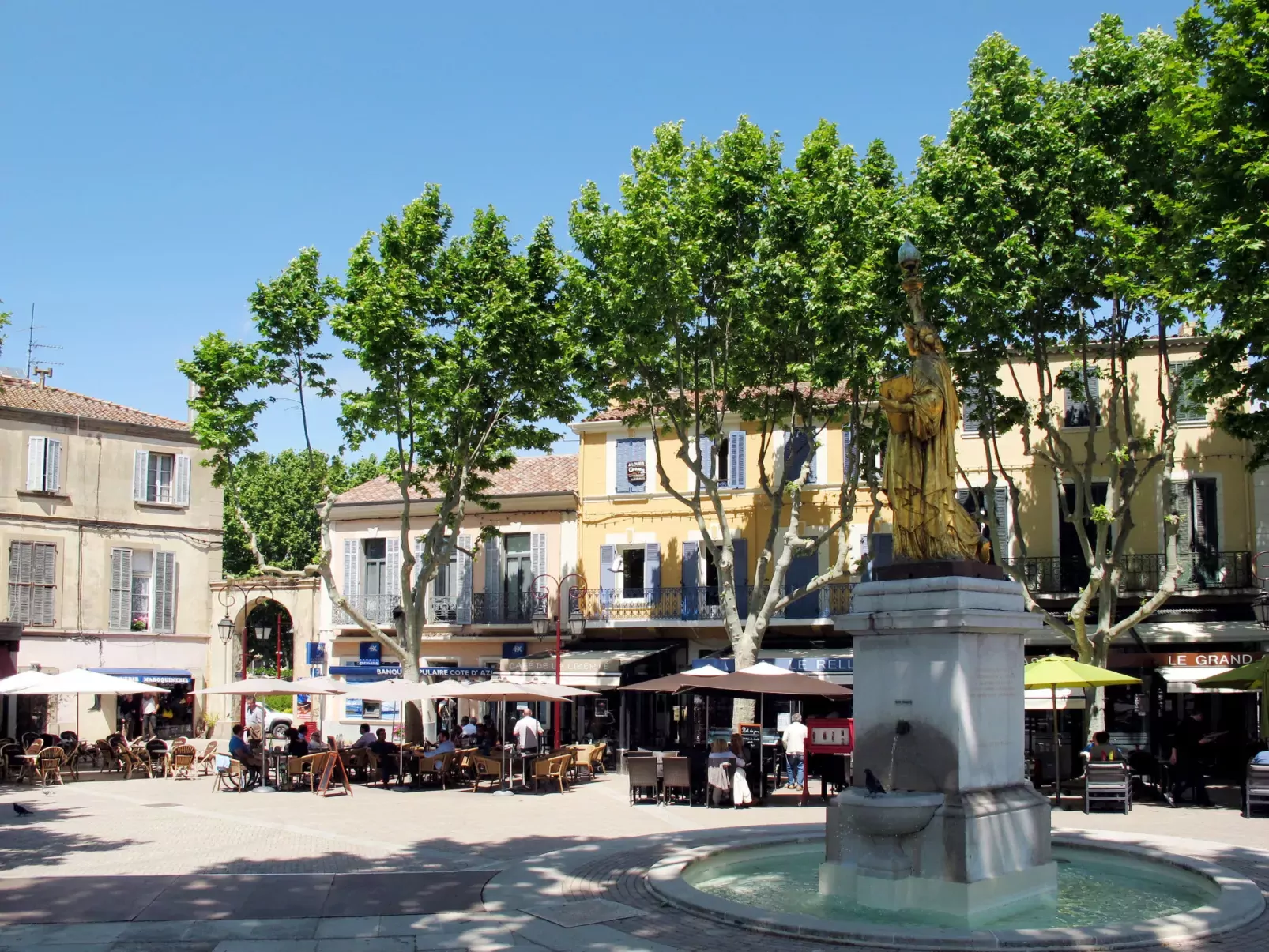 L'Ile heureuse-Area