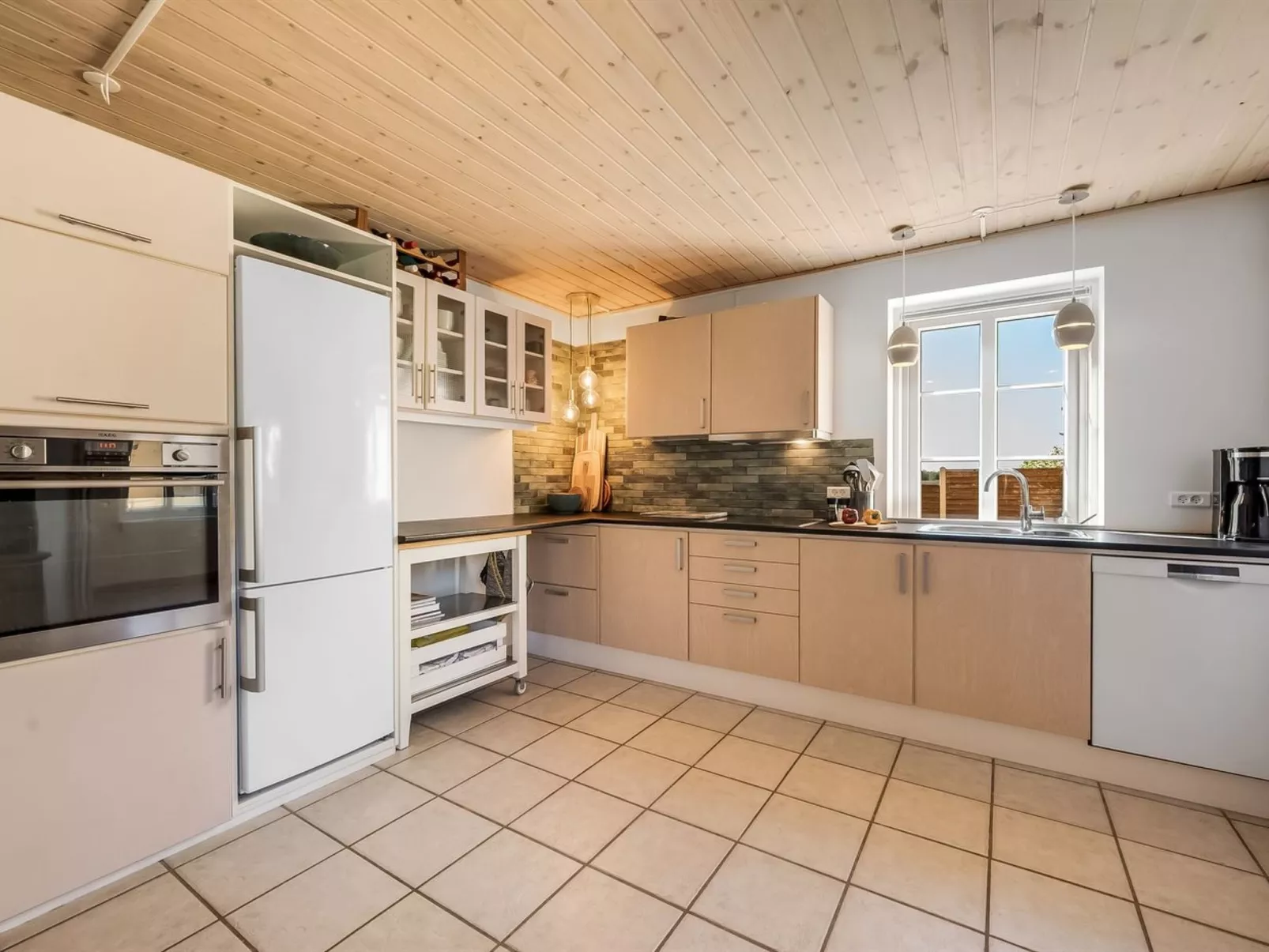 "Quirina" - 6km from the sea-Inside