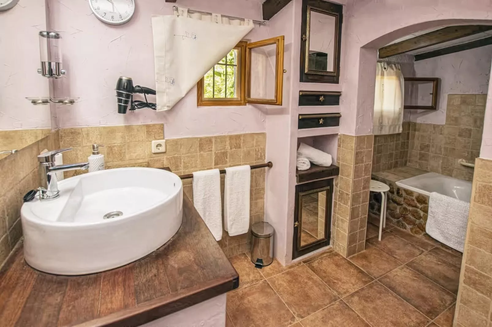 Caseta-Bathroom