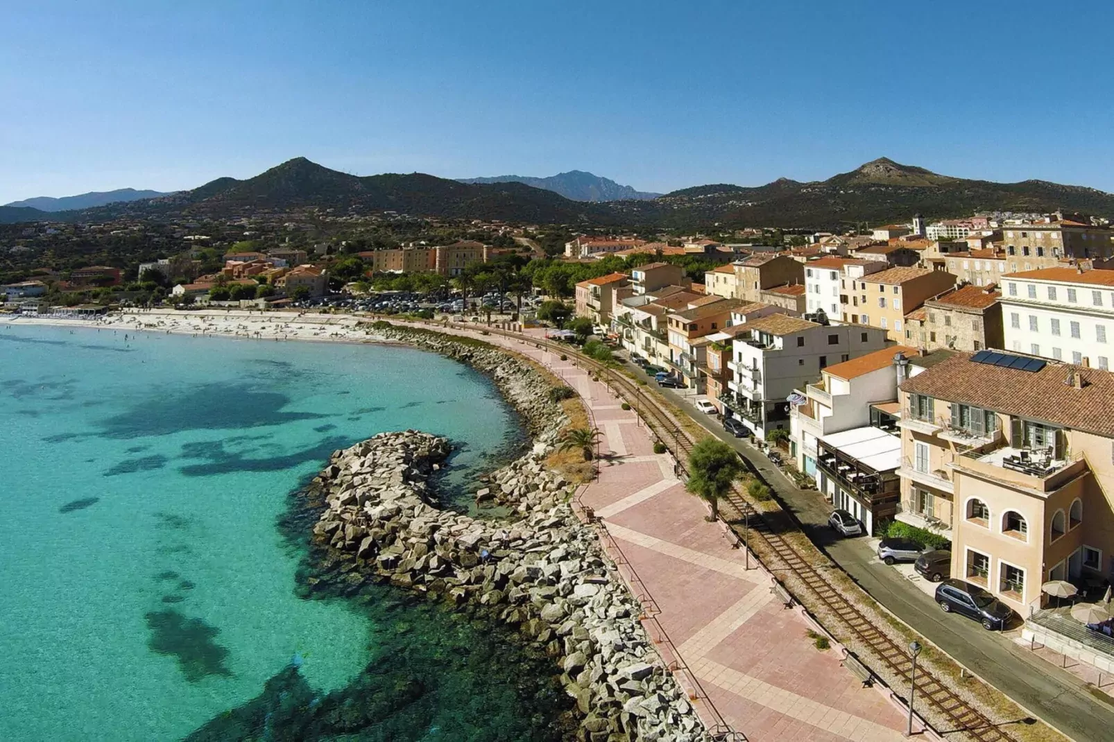 Apartments Motel Le Vieux Moulin Ile Rousse // 2pc4 -Apt 4 pers rez-de-chaussée-Areas summer 5km