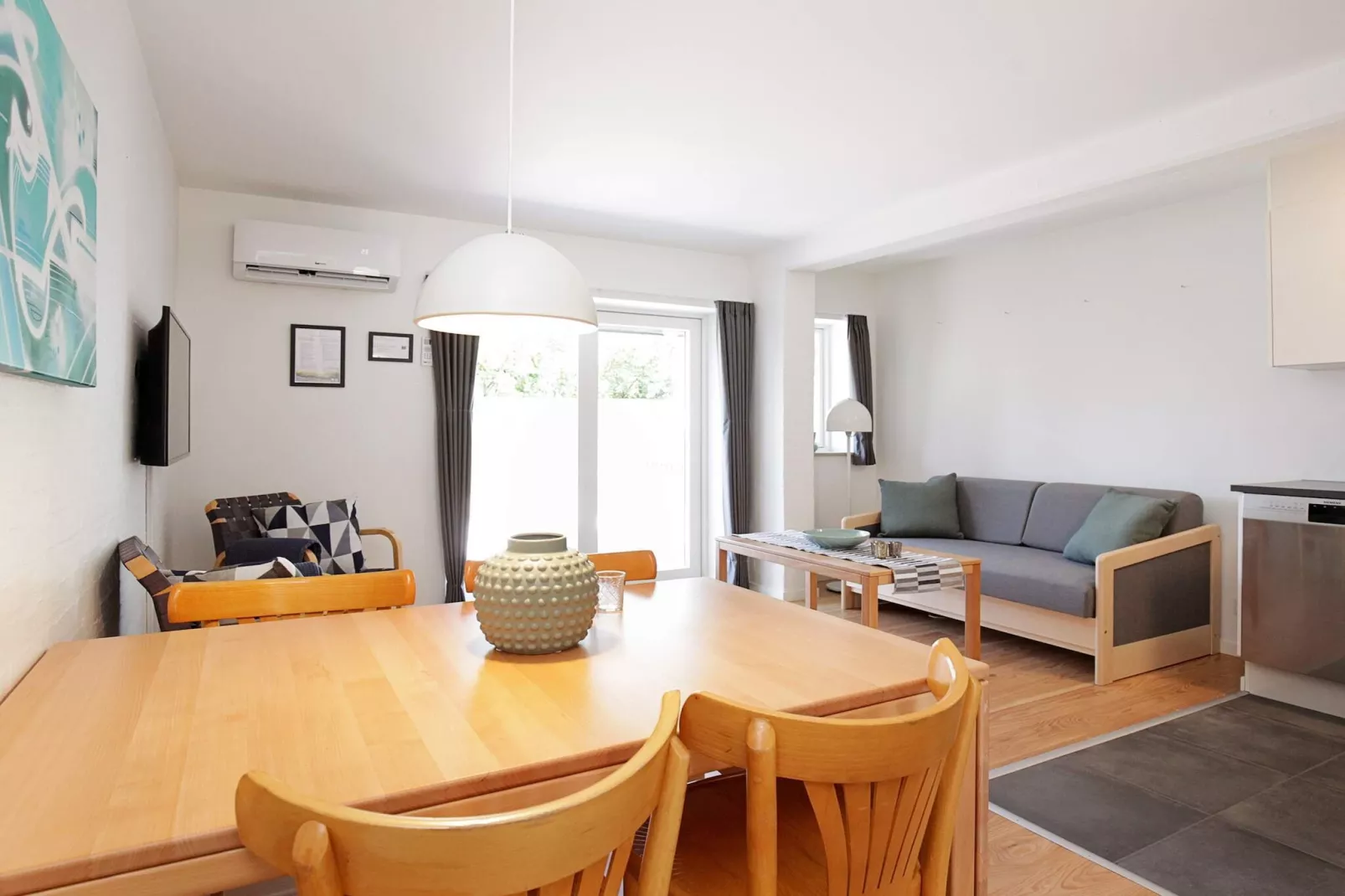 3 rooms app.,2stories,bay view,PLUS-Indoor