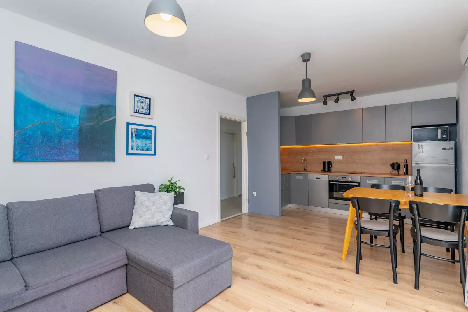 Apartment Konak - Two Bedroom Apartment with Terrace and Sea View-Indoor