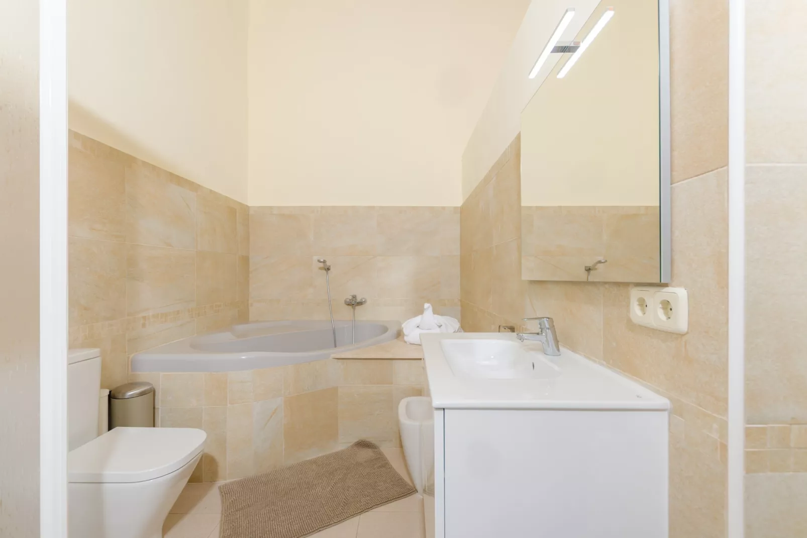 Cas Padri 6-Bathroom