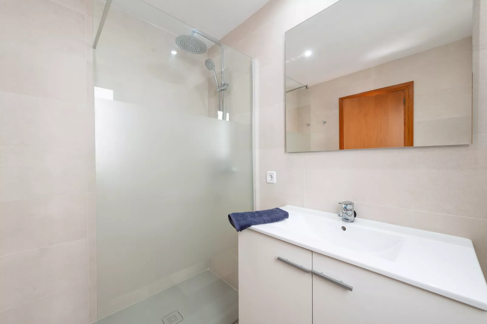 Sunset Village-Bathroom