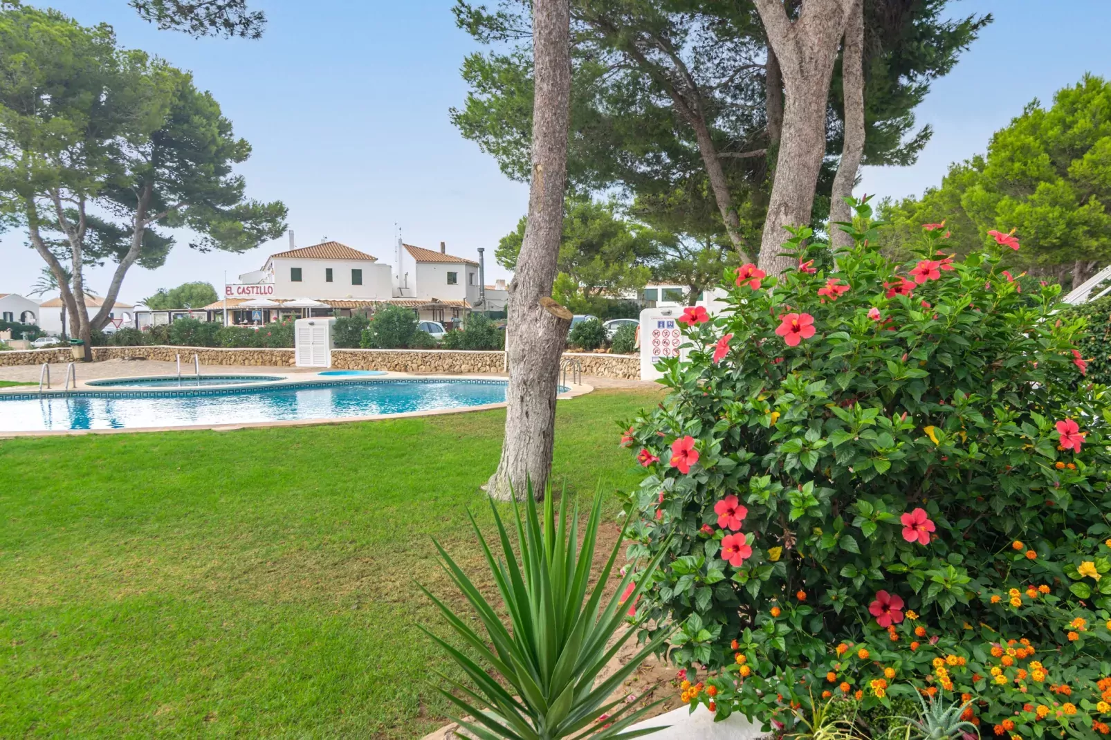 Edisol 29 (villa Pilar 2)-Gardens summer