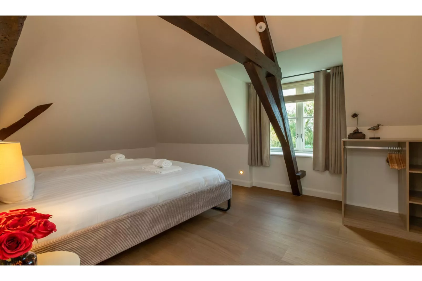 Vakantiehuis 'Boerderij Molenhof' - Stationsweg 5  Heinkenszand-Bedroom