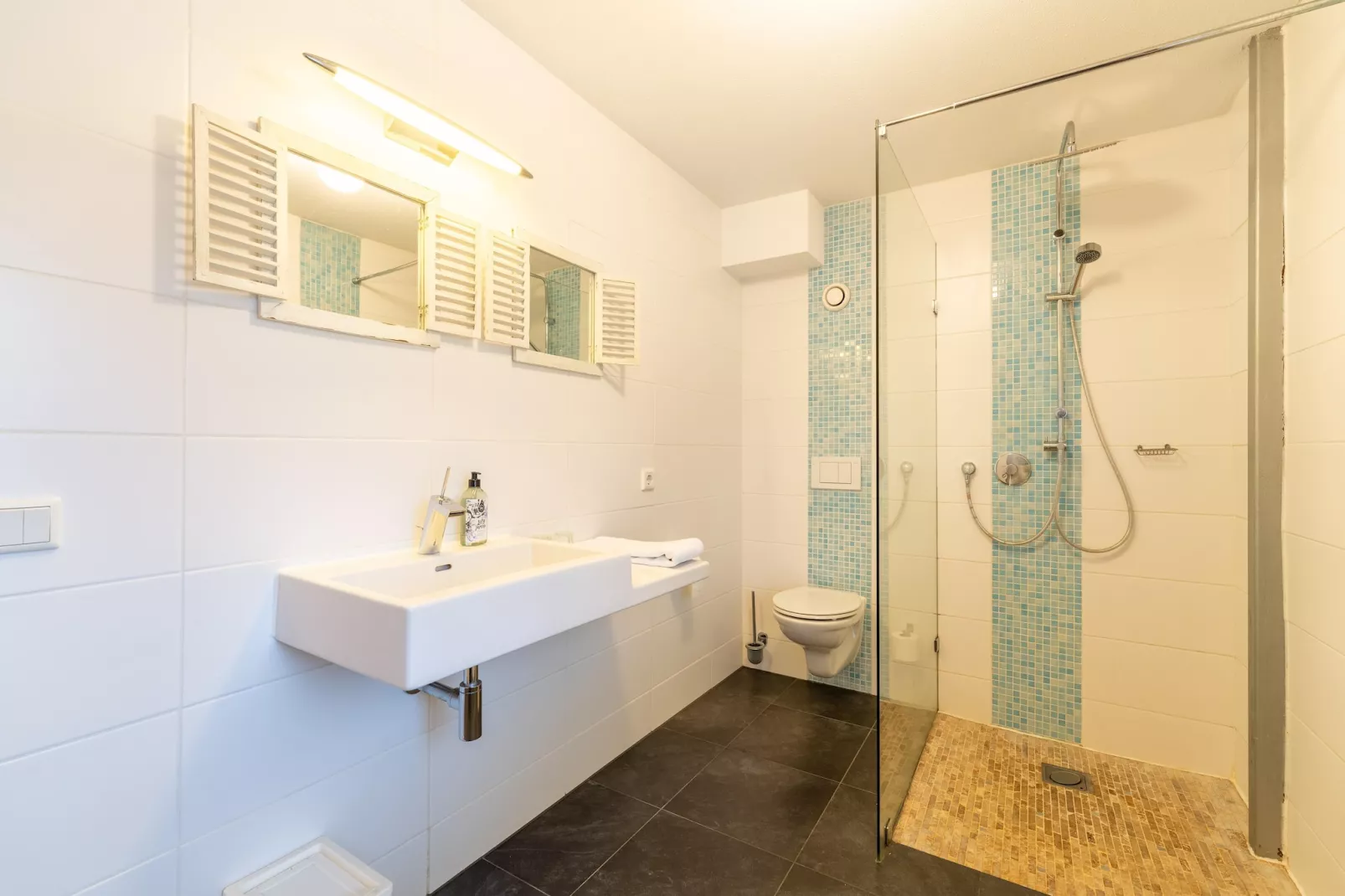 De Slaapfabriek-Bathroom