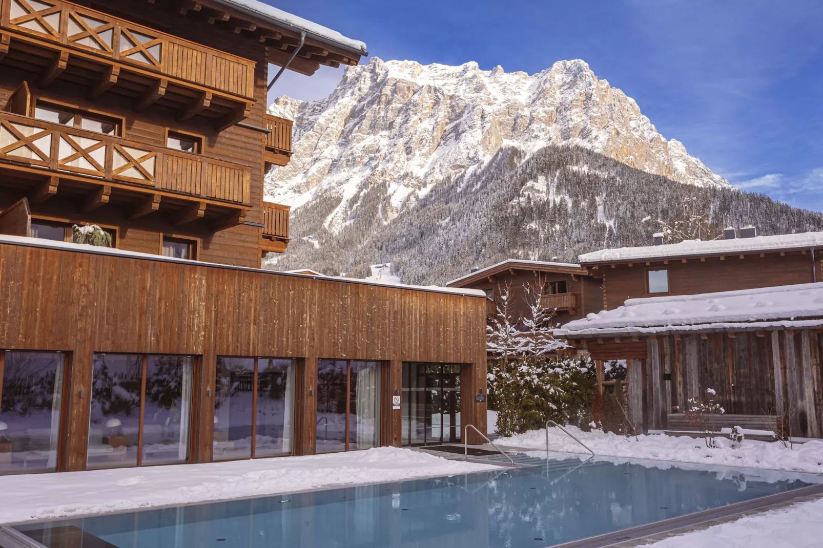 Bergresort Zugspitze Ehrwald 01-Exterior winter