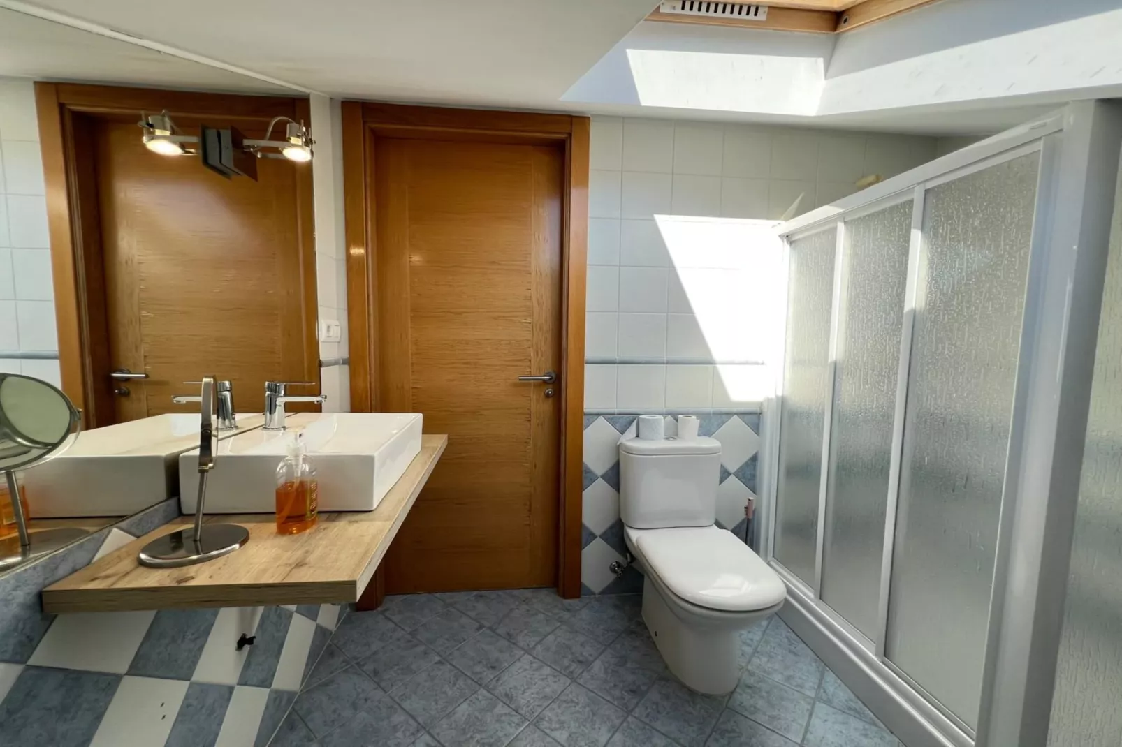 YourHouse Fontevella II-Badezimmer