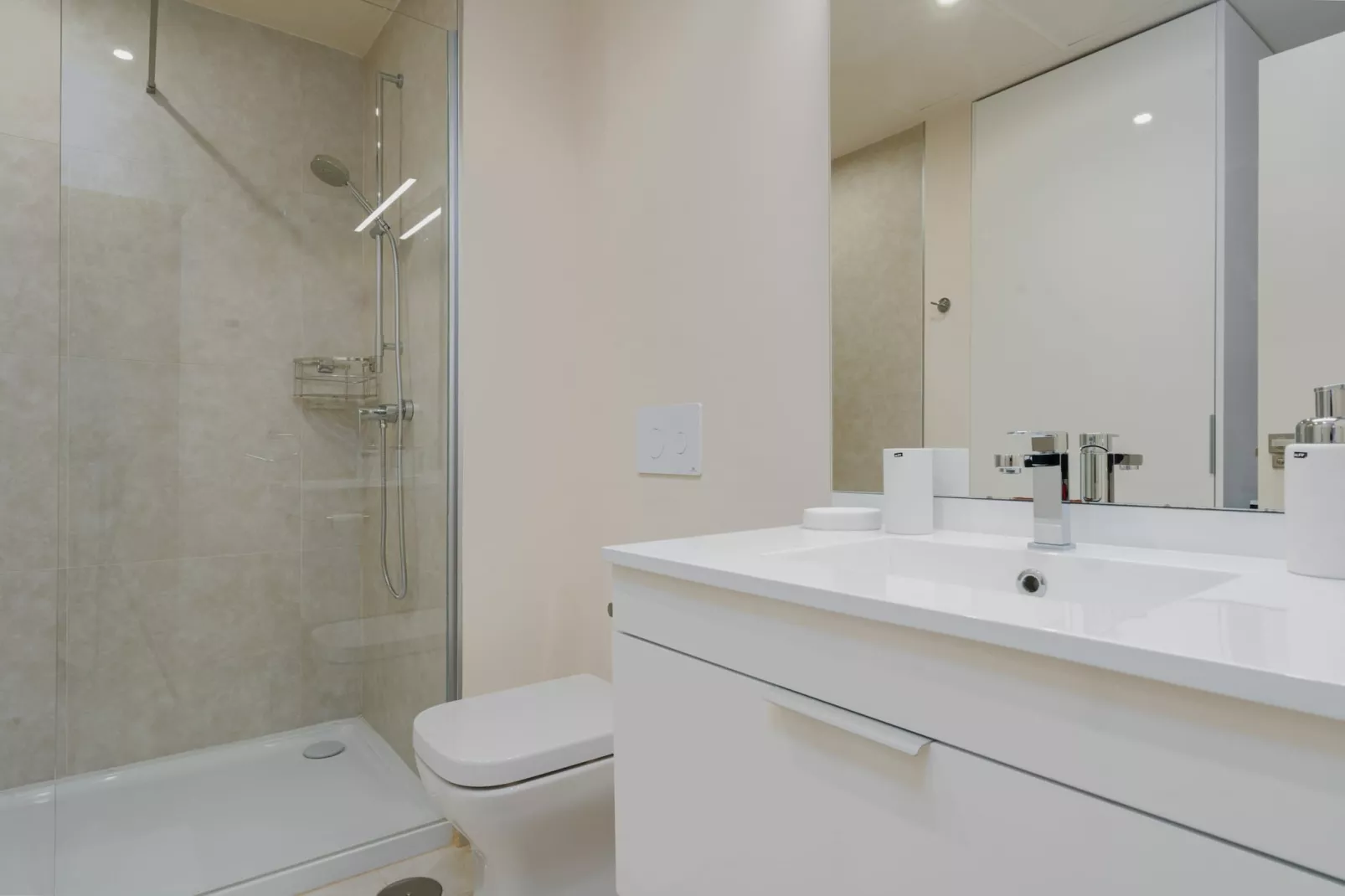 Jardinana - apartment with two bedrooms close to b-Bathroom