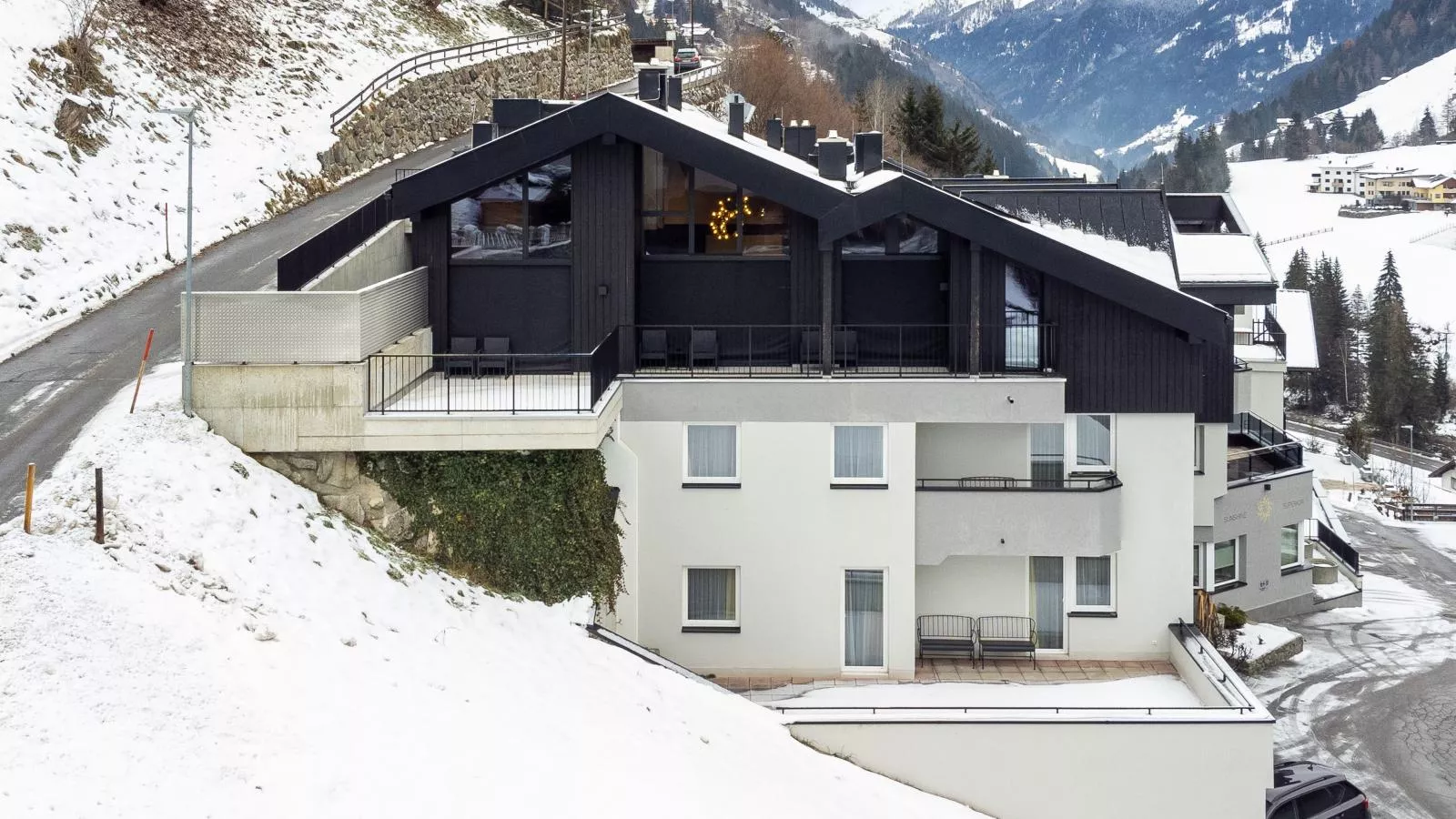 Adult Only Paznaun Suite-Exterior winter