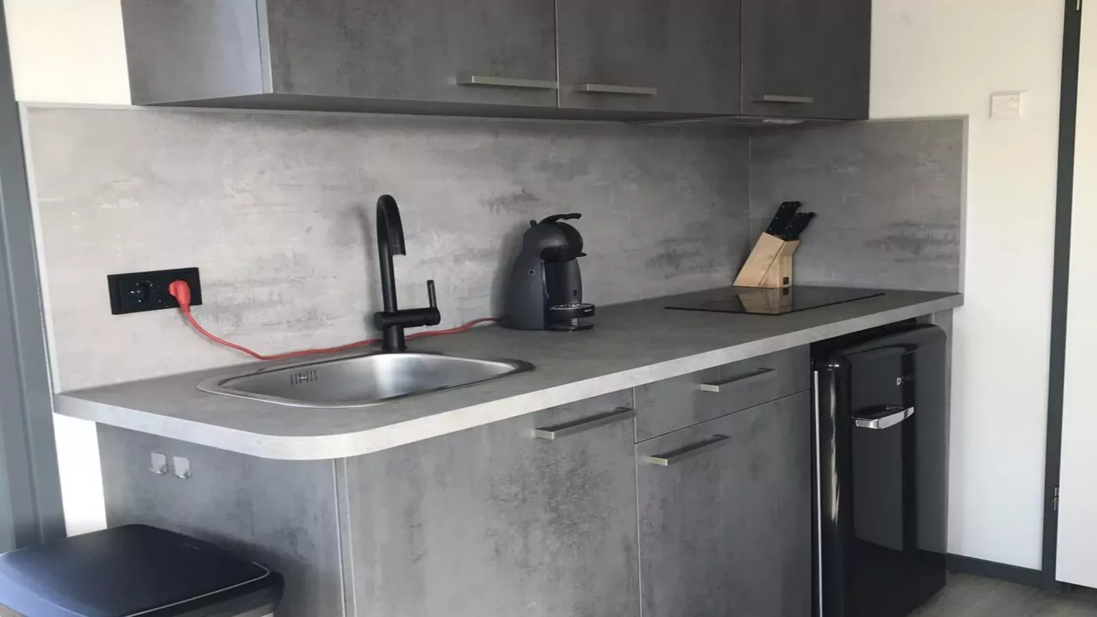 Floating in Heeg-Kitchen