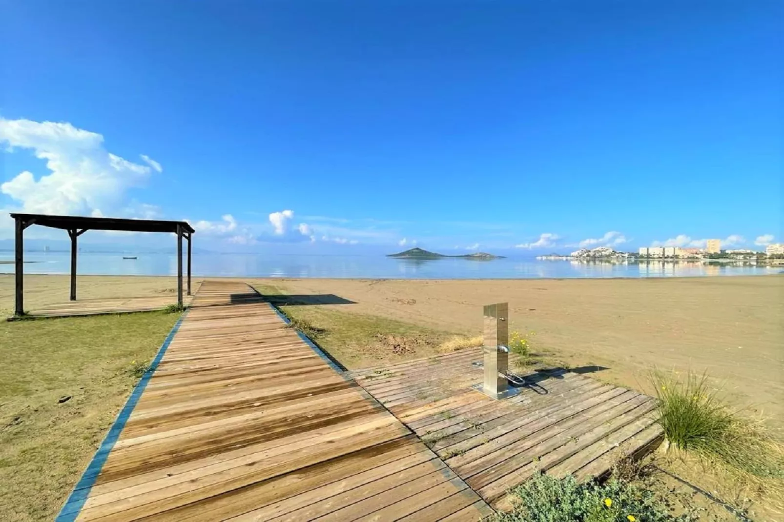 Apartamento con piscina frente al mar en La Manga del Mar Menor-Vue d'été