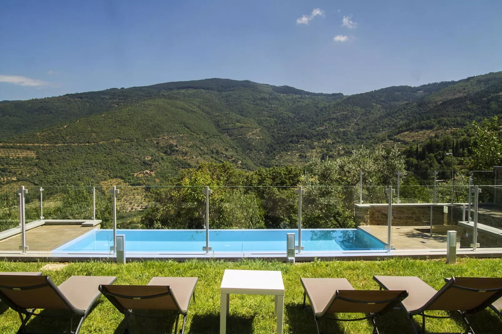 Villa degli Ulivi-View summer