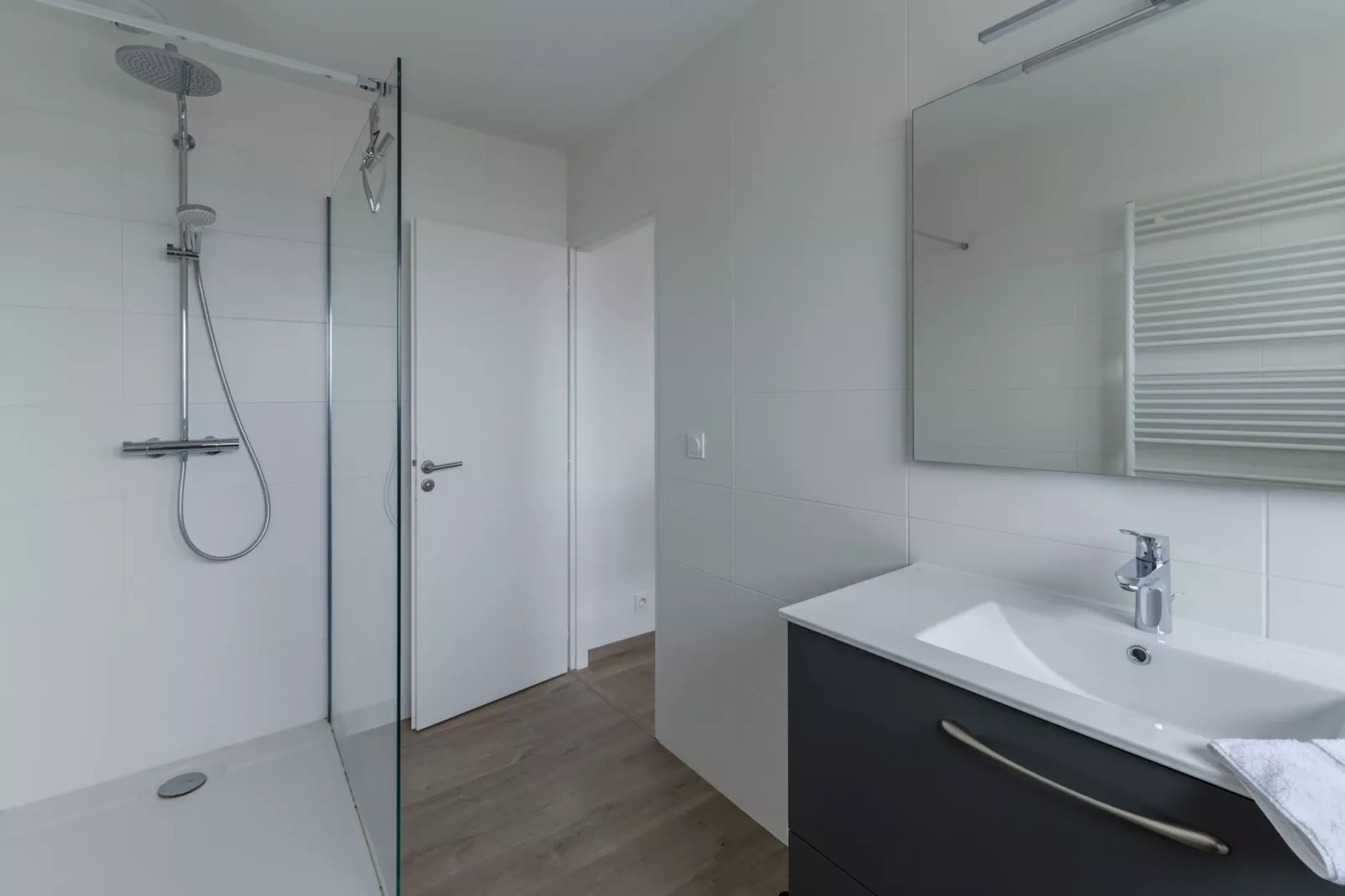 KER STIVELL - Landunvez-Bathroom