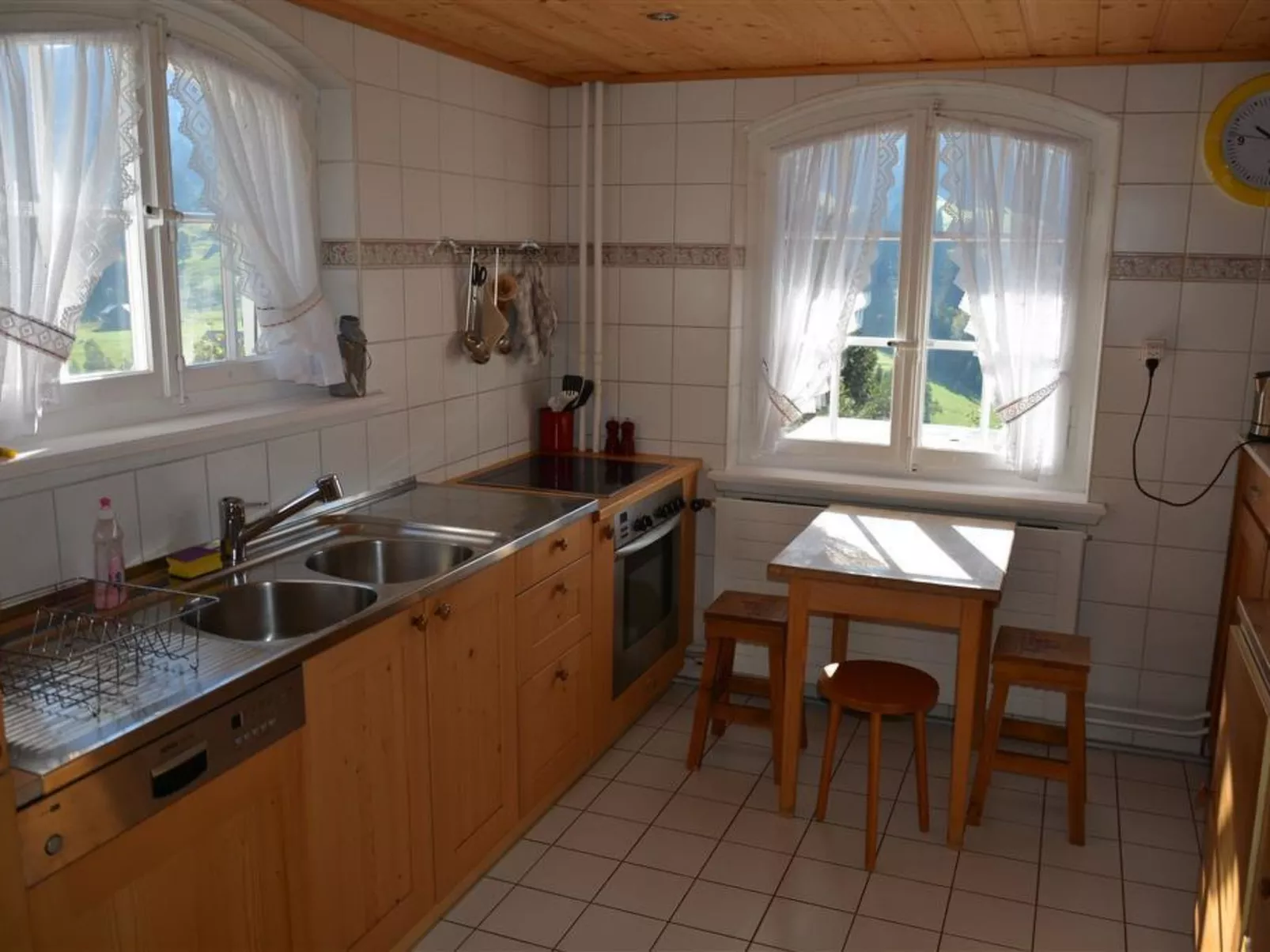 La Ruche, Chalet-Inside