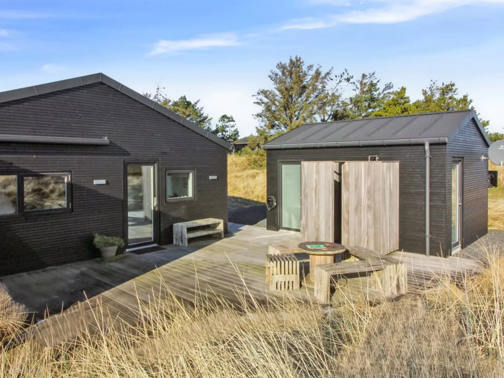 "Eriksine" - 750m from the sea-Outside