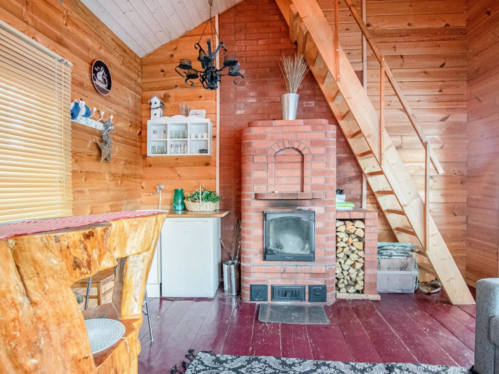 Mänty-linna-Inside