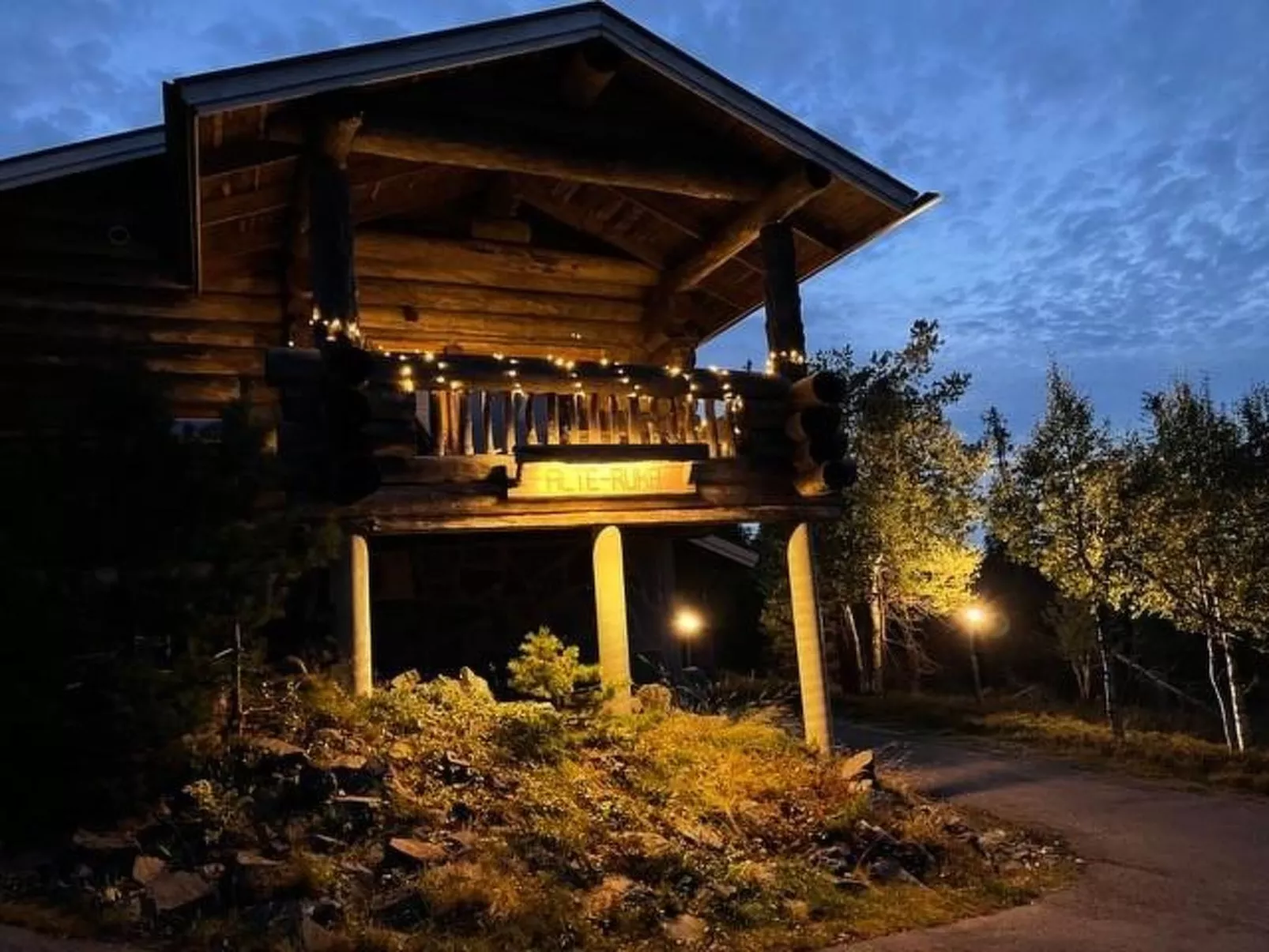 Alte ruka ansa-Drinnen