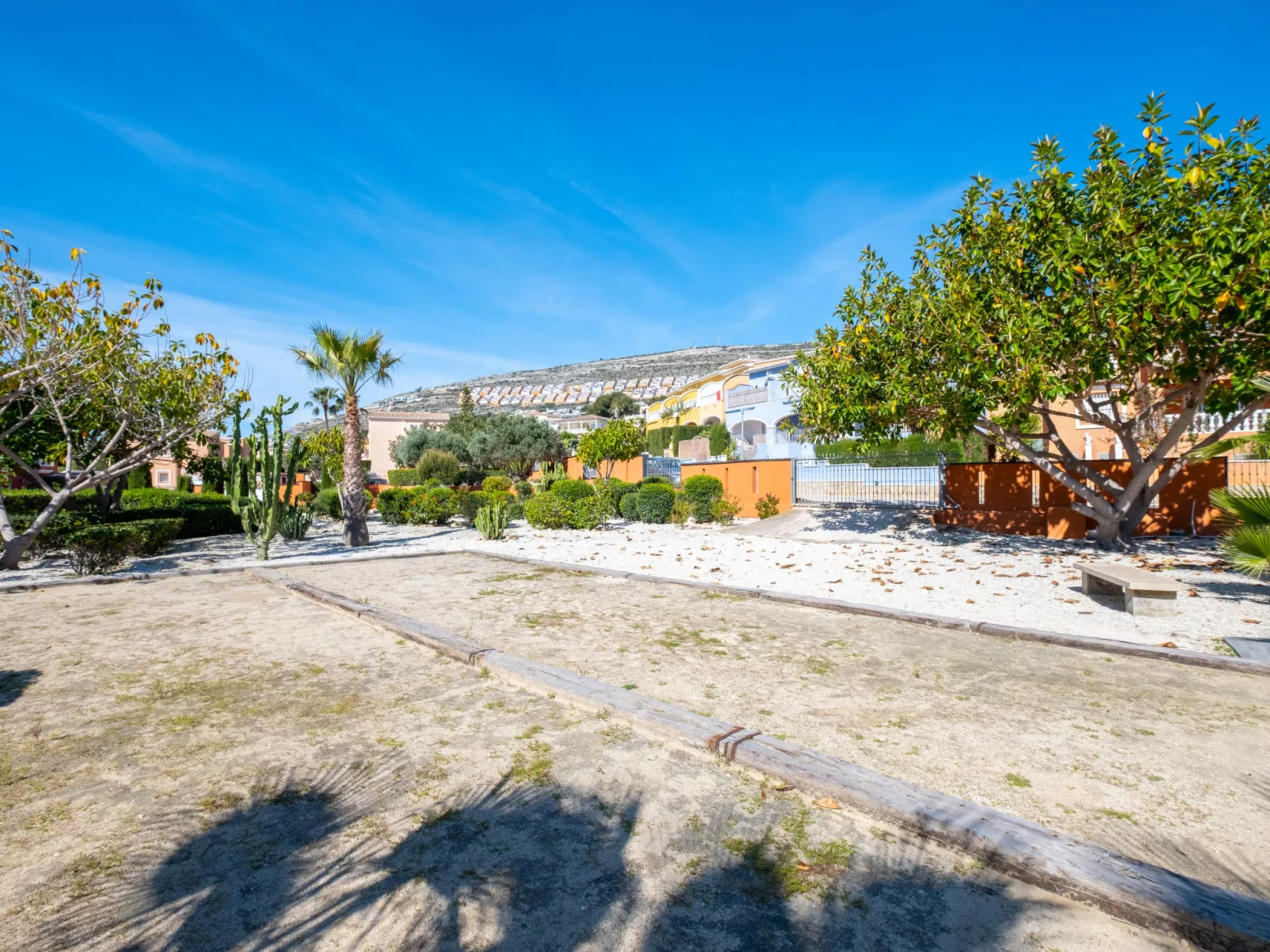Pueblo de la Paz-Outside