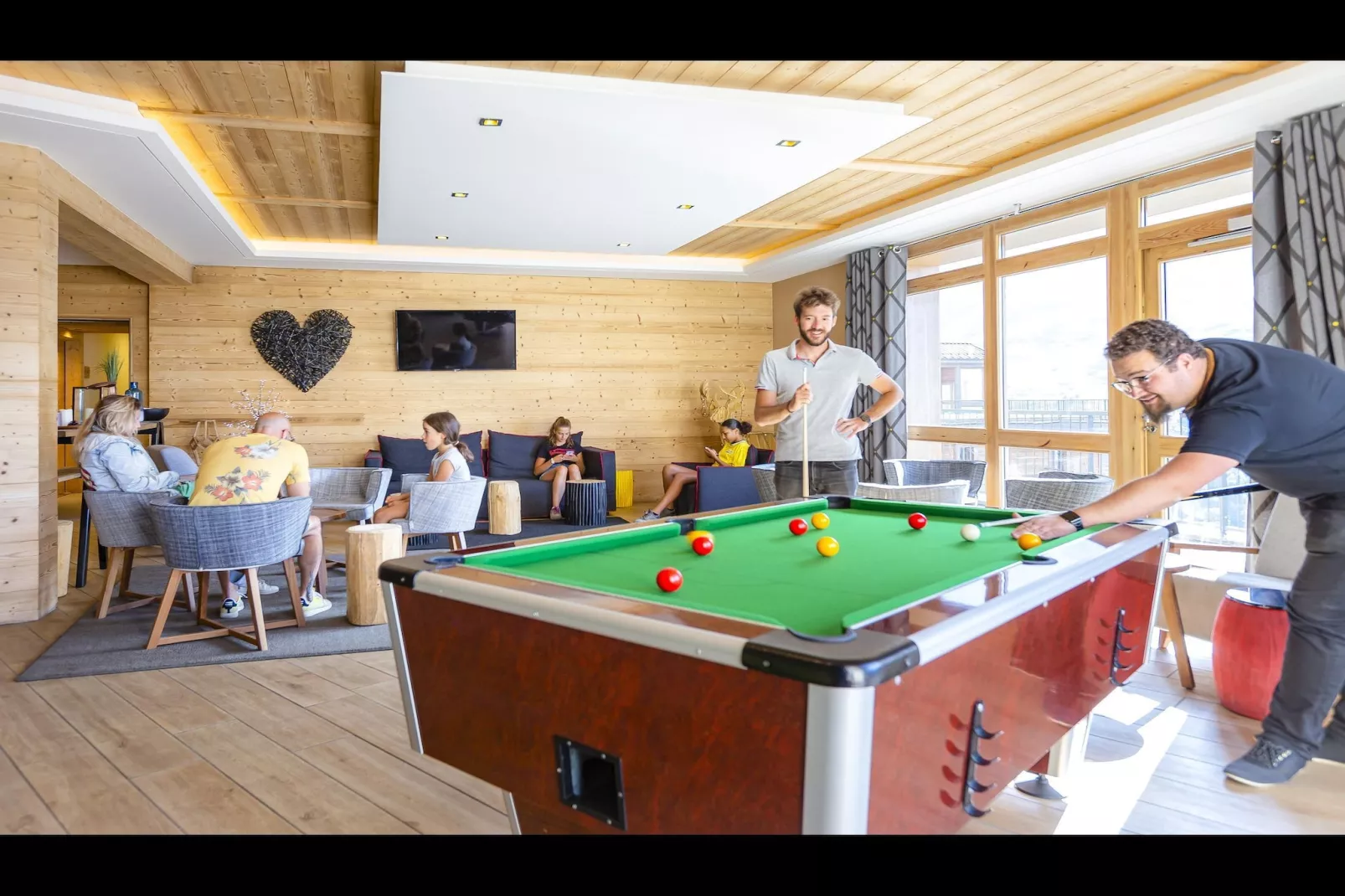 LES MENUIRES_S12V-Recreation room
