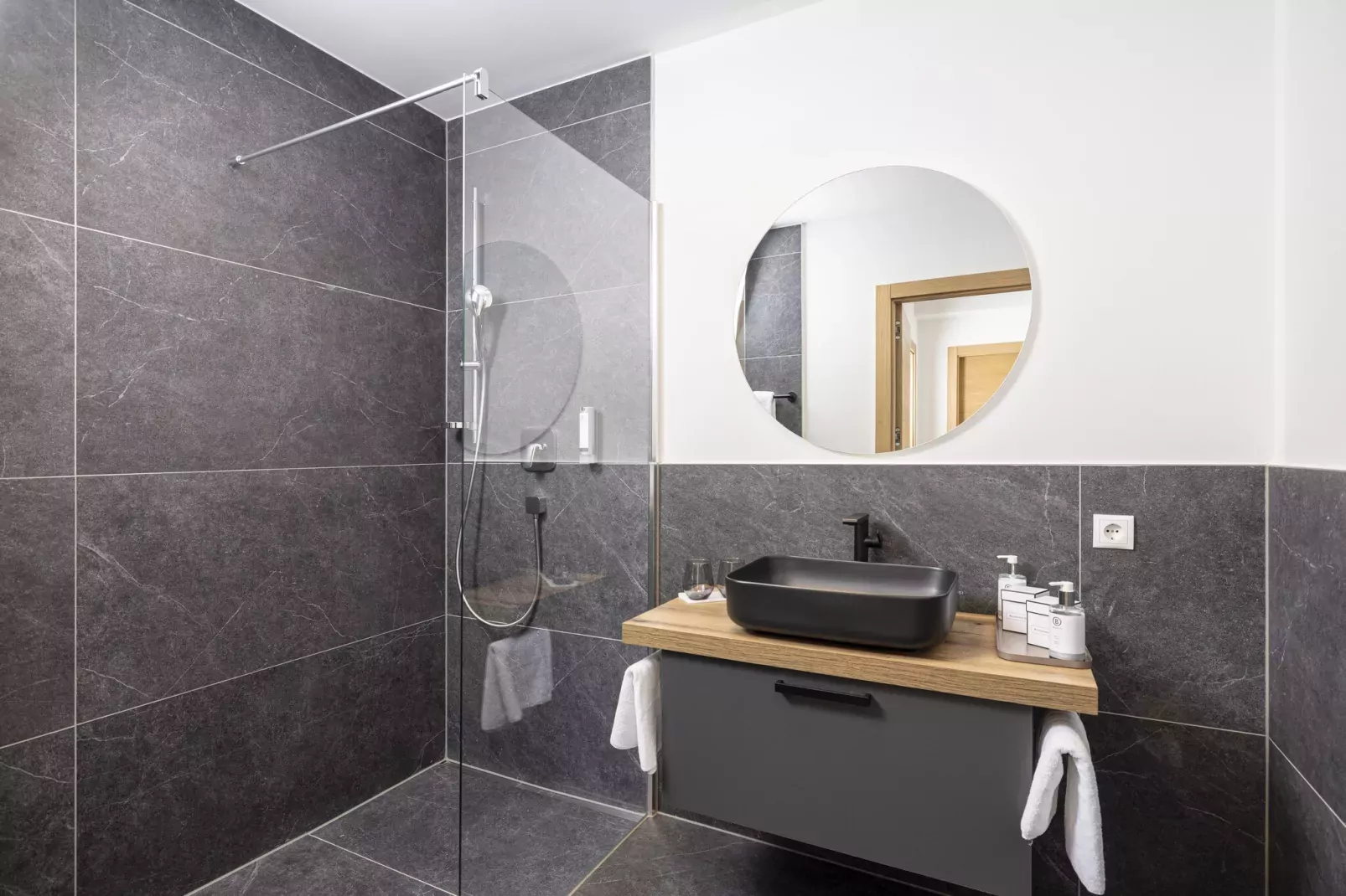 Apartments Austria Söll / APARTMENT TYPE B-Bathroom